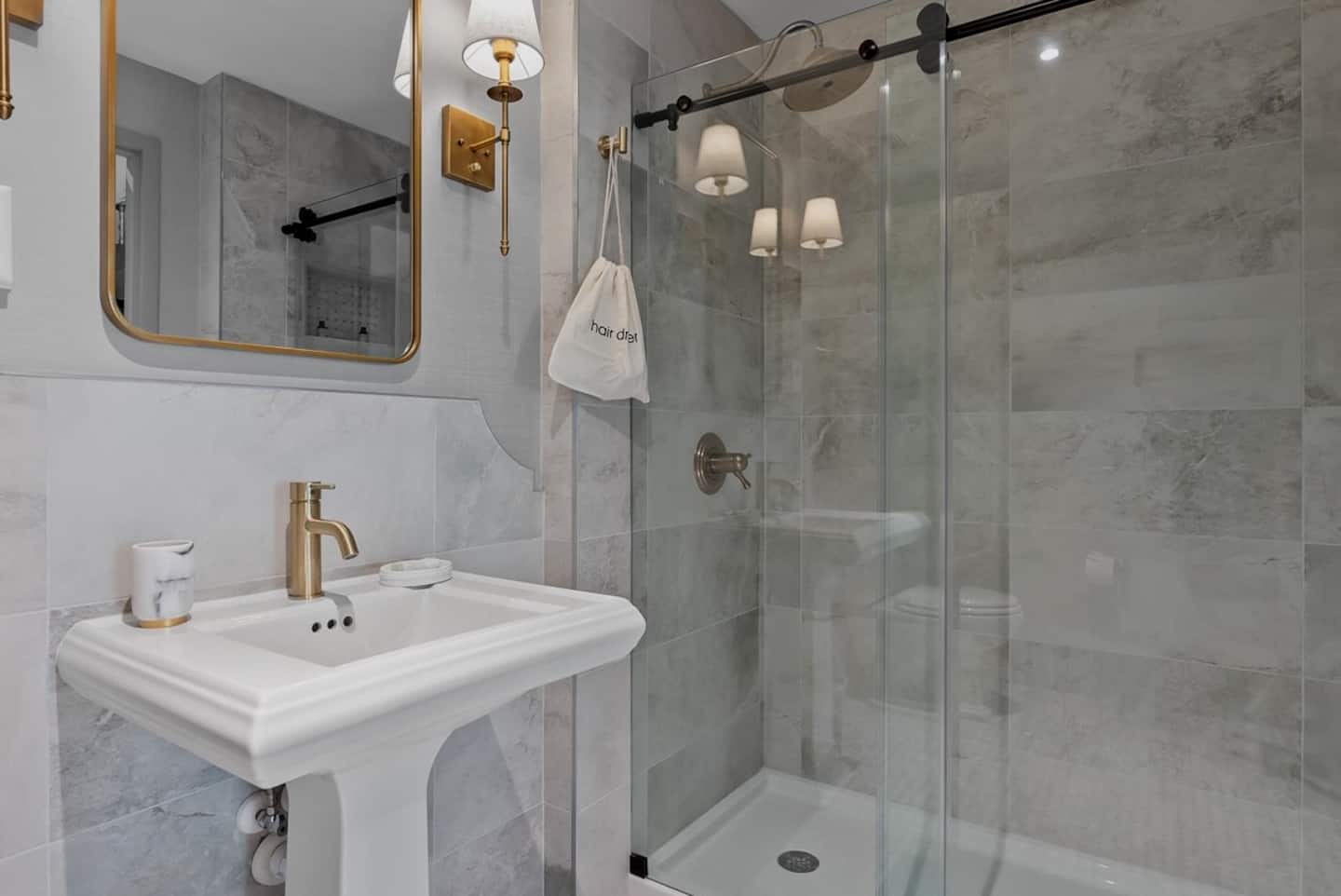 Luxury Studio at Sterling (#303) photo 4