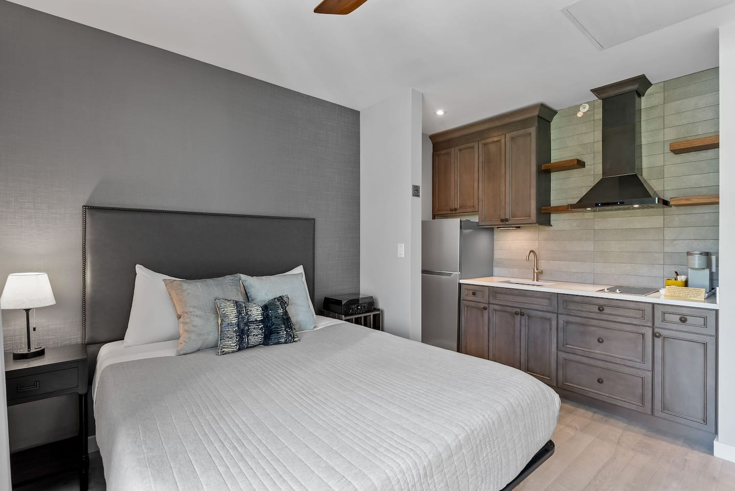 Stylish Studio at Sterling (#204) photo 3