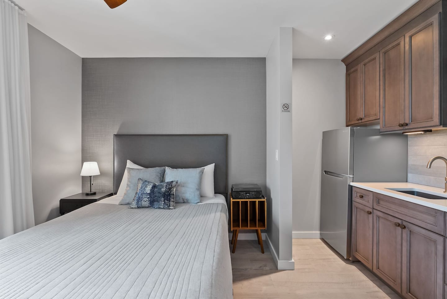 Stylish Studio at Sterling (#204) photo 4